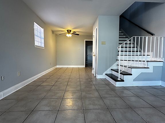 2nd image of 2901 Lexington Dr #2903