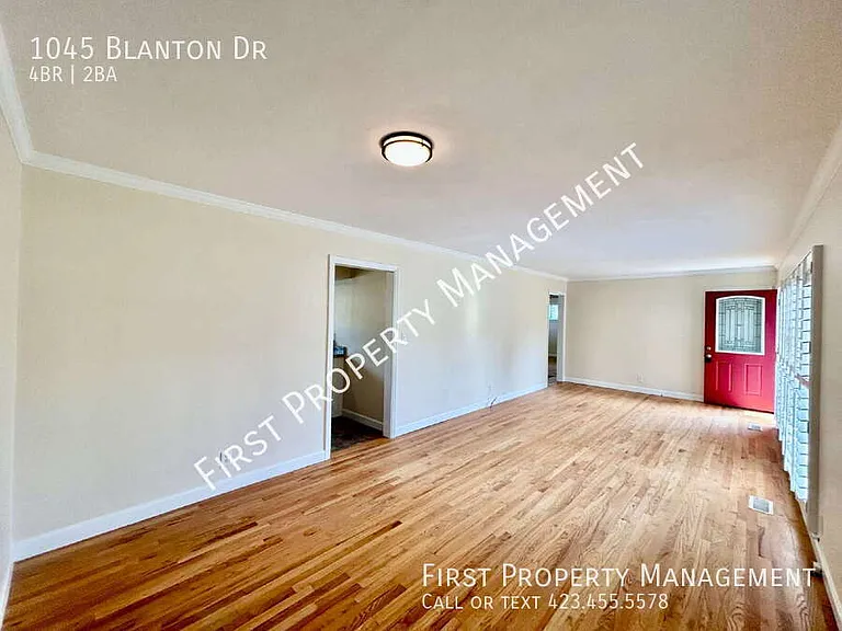 1045 Blanton Dr — Photo 4