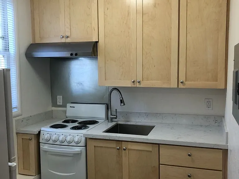 Fully Updated Studio ~Great Location near Campus~ North-Side Berkeley — Photo 3