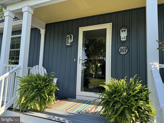 2nd image of 207 Brooks Ln
