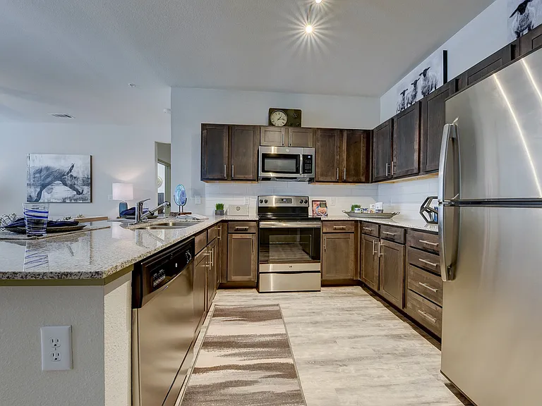 Estraya Westover Hills Apartments — Photo 17