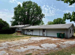 2200 Wigwam Hollow Rd, Macomb, IL 61455