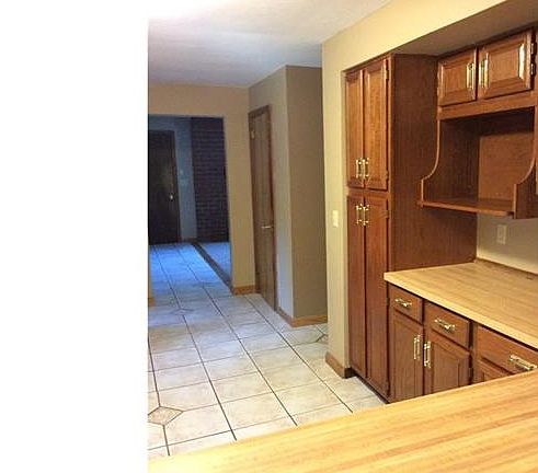 2nd image of 5570 Lockwood Blvd