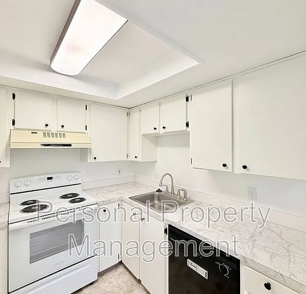 1410 NE 72nd St #3 — Photo 7