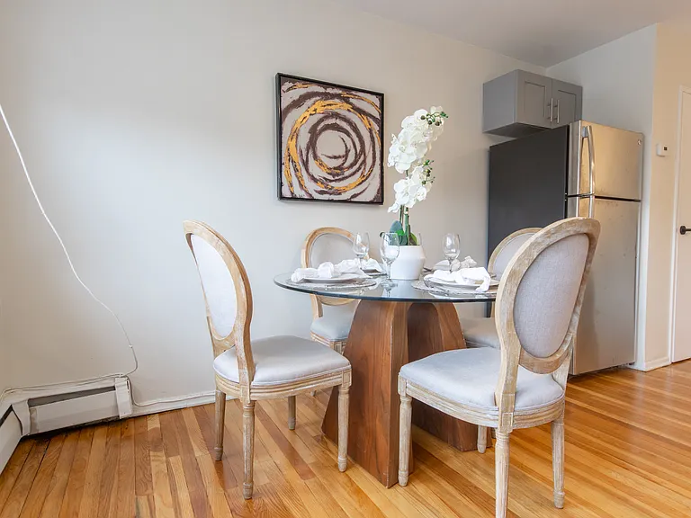 Pine Street Apartments — Photo 7