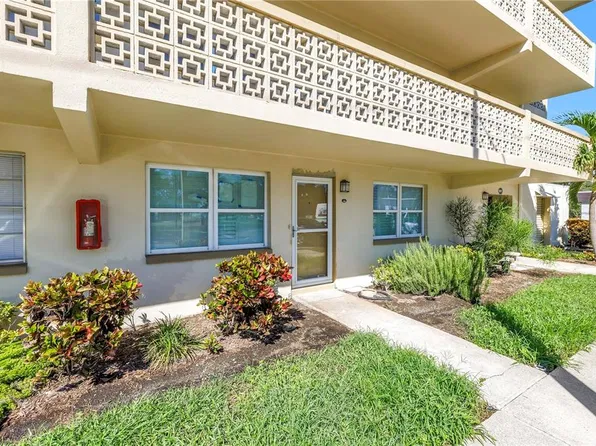 951 79TH AVENUE N #120, ST PETERSBURG, FL 33702