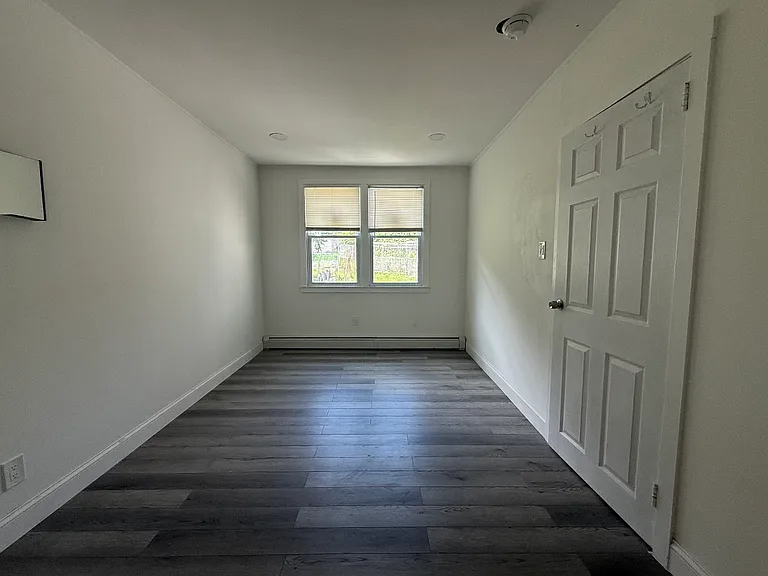 5 Van Wagoner Ave — Photo 9