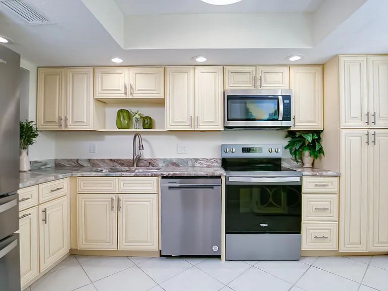 1225 Carlton Ct #205 — Photo 10