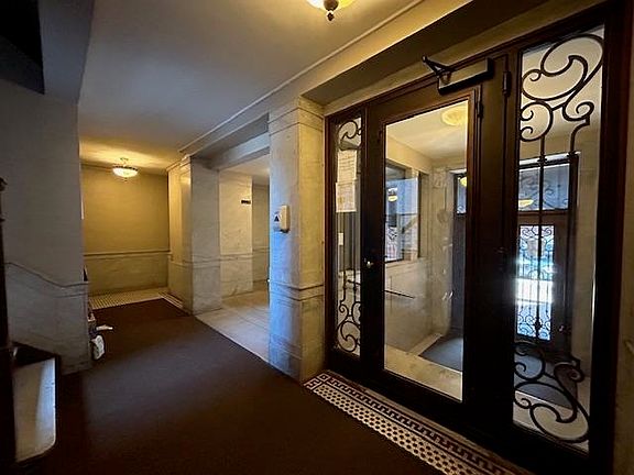 4th image of 6601 Broadway APT E4