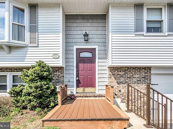 4th image of 672 W Spring St