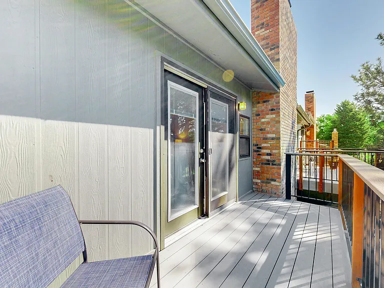 1404 Adriel Dr — Photo 32