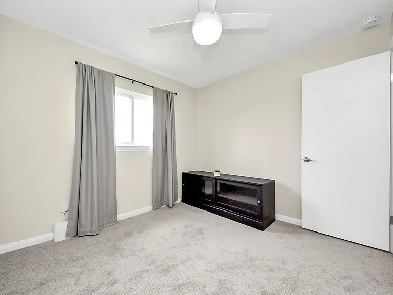 18019 Autumn Hills Dr — Photo 23