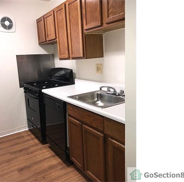 2nd image of 4100 Wadsworth Ct APT 202