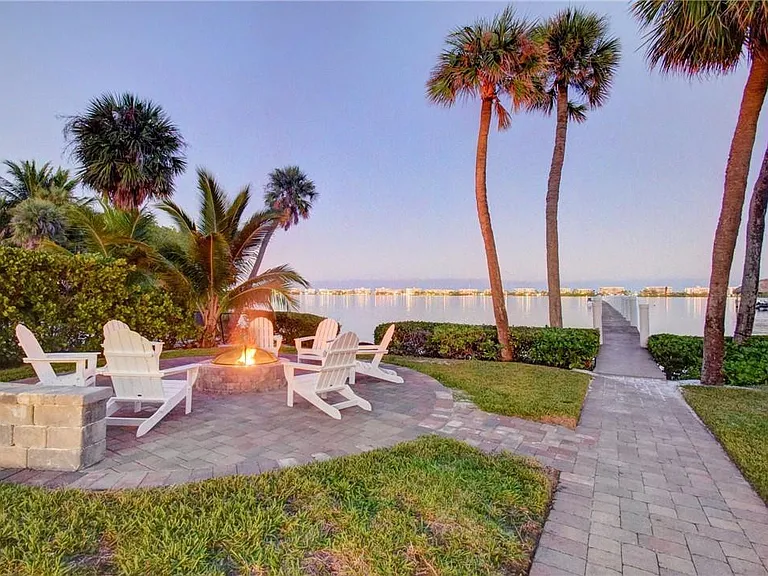 1320 S Lakeside Dr — Photo 16