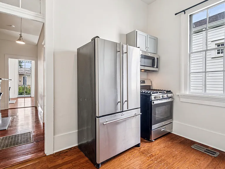 2642 Lepage St — Photo 9