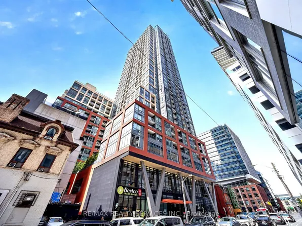 108 Peter St #1717, Toronto, ON M5V 0W2