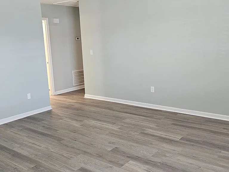 900 Peppermill Rd — Photo 19