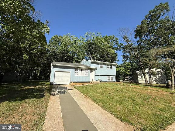 3rd image of 4529 Robin Rd