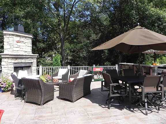 4th image of 6 Pinehurst Ct