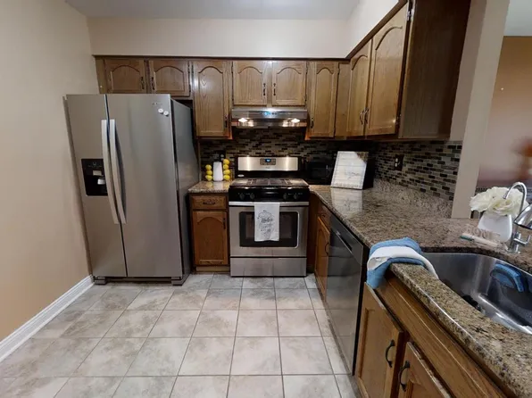 420 Jamestown Ct #420, Mount Laurel, NJ 08054