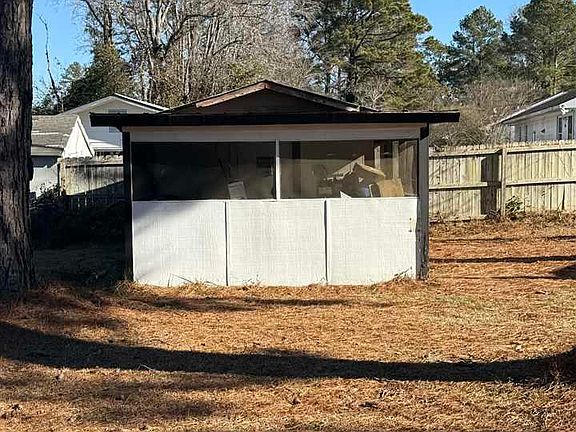 4th image of 204 Dianne Dr