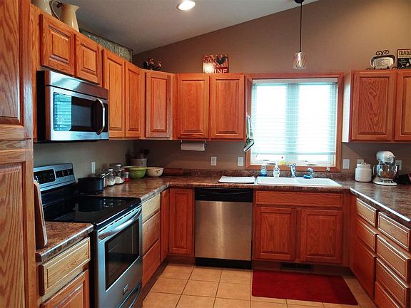 4th image of 1607 Heather Ct