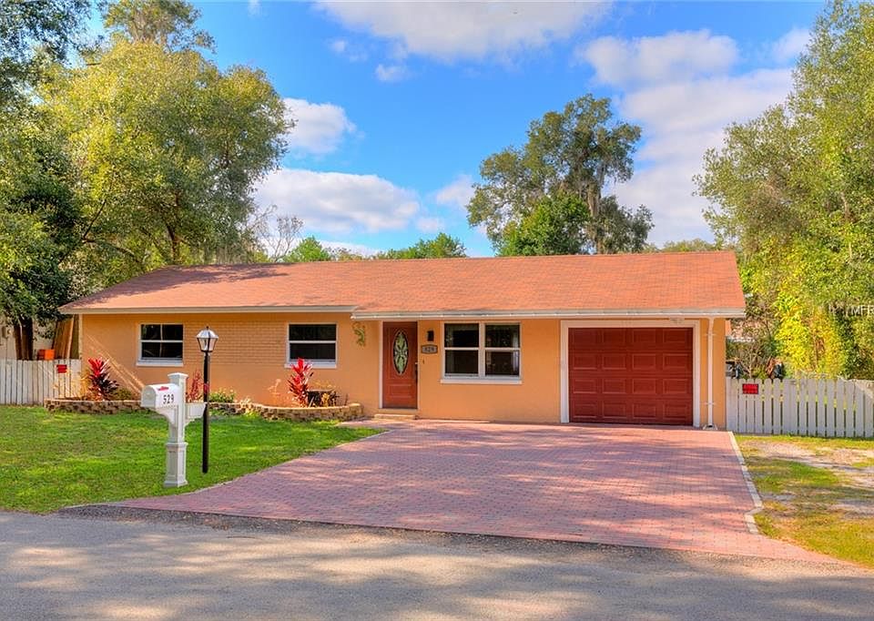 1st image of 529 Park Dr