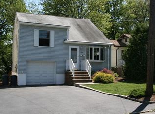 105 Hiawatha Blvd, Lake Hiawatha, NJ