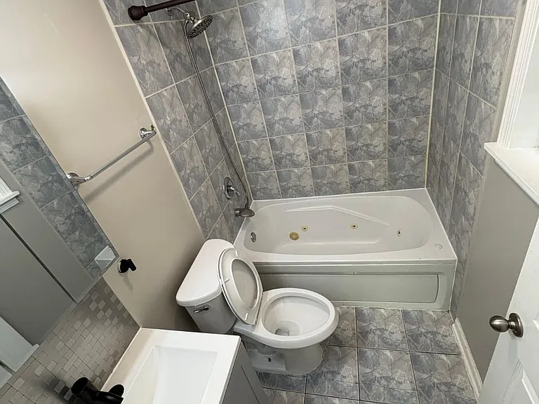 5905 S Indiana Ave #1 — Photo 11