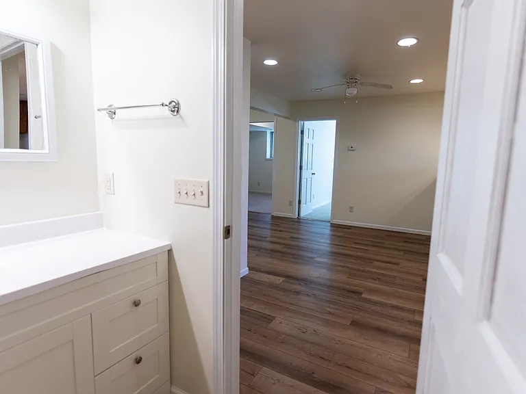 328 W Main St #B — Photo 6