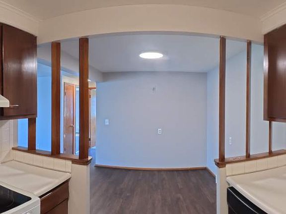 2nd image of 1270 Center Rd APT 3