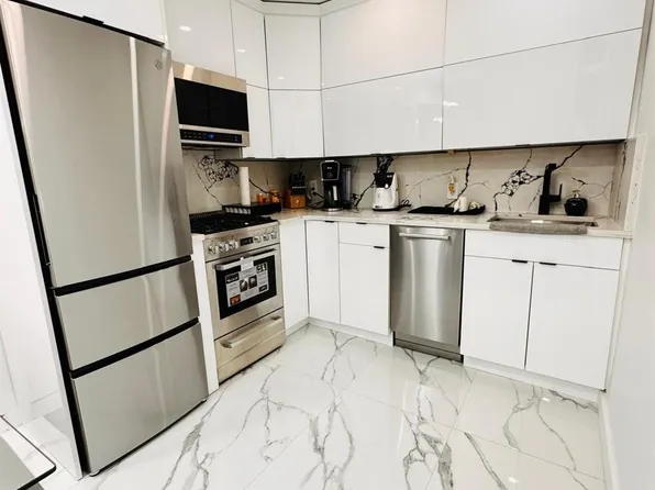 35-20 Leverich Street #B520, Jackson Heights, NY 11372