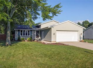 6120 Rhonda Dr, North Ridgeville, OH 44039