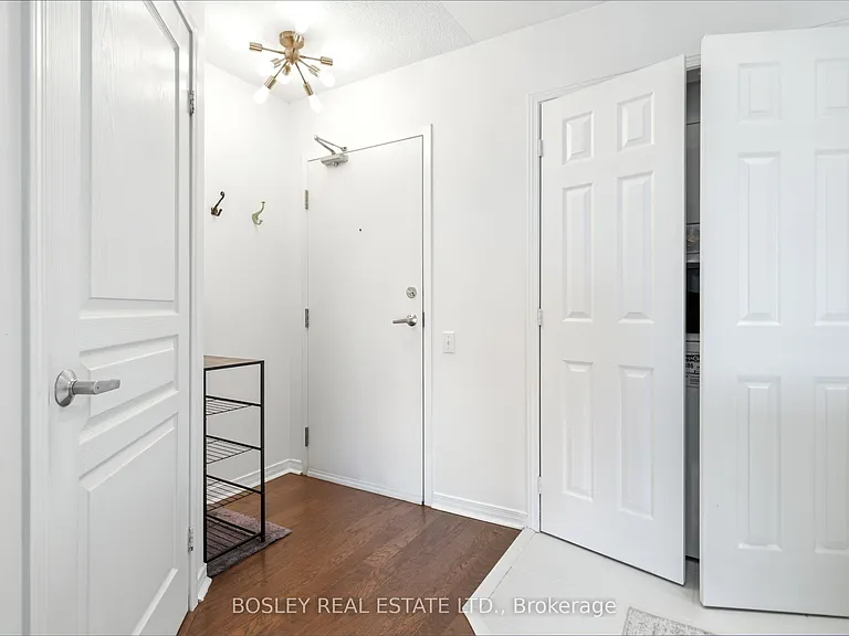 140 W Bathurst St #803 — Photo 20