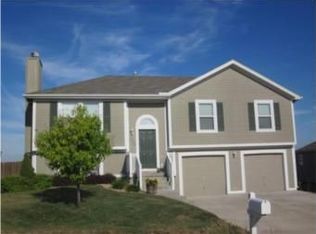 1408 NW Nolan Dr, Grain Valley, MO 64029