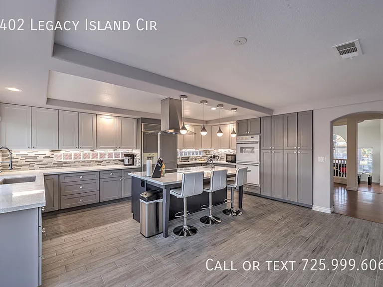 2402 Legacy Island Cir — Photo 7