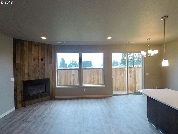 4th image of 12217 NE 115th St