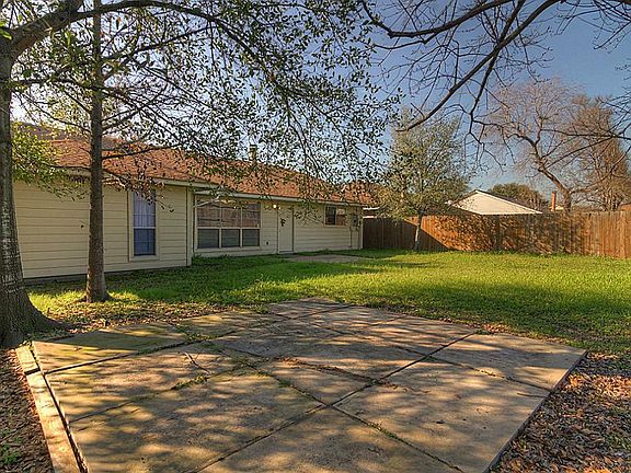 4th image of 10430 Den Oak Dr