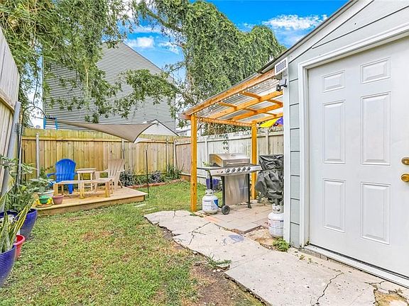 4th image of 3012 Saint Ann St #14
