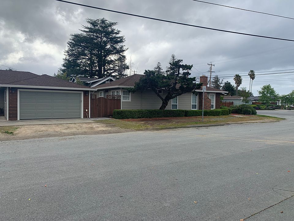 Side Elevation w/ detached Garage