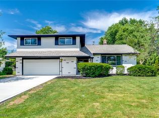 5429 Chickadee Ln, Lyndhurst, OH