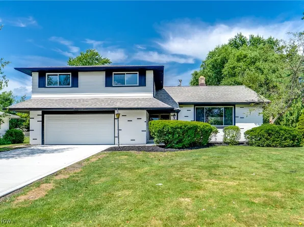 5429 Chickadee Ln, Lyndhurst, OH 44124