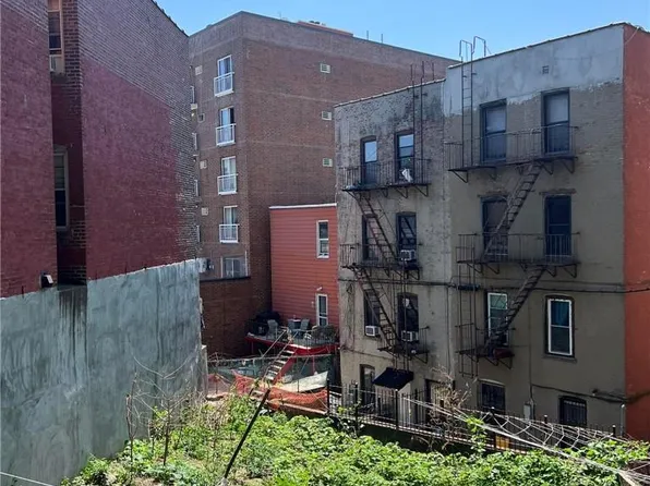 N/A Reservior Oval, Bronx, NY 10467