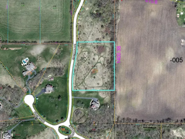2710 Chatham Ln, Woodstock, IL 60098