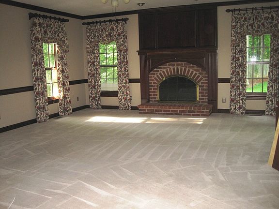 5th image of 4402 Oakmoor Dr