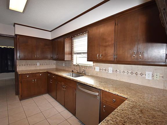 3rd image of 4105 Heatherglen St