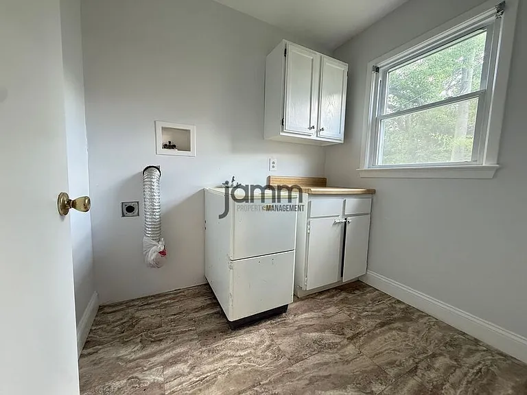 24113 E Silsby Rd — Photo 10