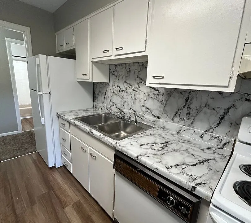 Hikes Point Apartments