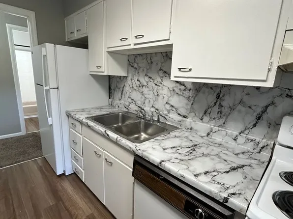 Hikes Point Apartments, 3012 Pamela Way #3117-7, Louisville, KY 40220