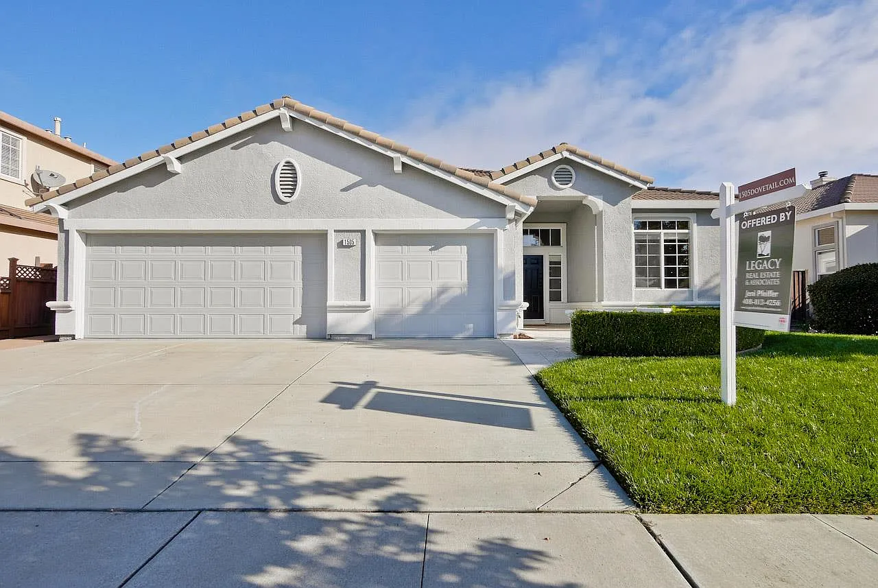 1505 Dovetail Way photo 1